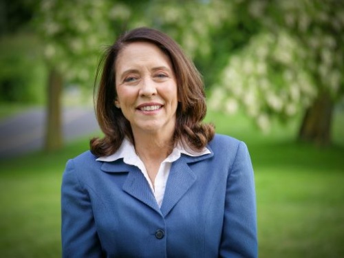 Portrait of Senator Maria Cantwell.